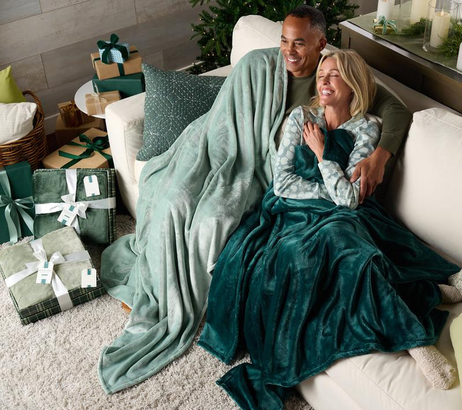 Berkshire S/2 60X70 Velvetsoft Plush Throws with Gift Boxes